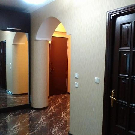 Apartment Жужуна Batumi Esterno foto