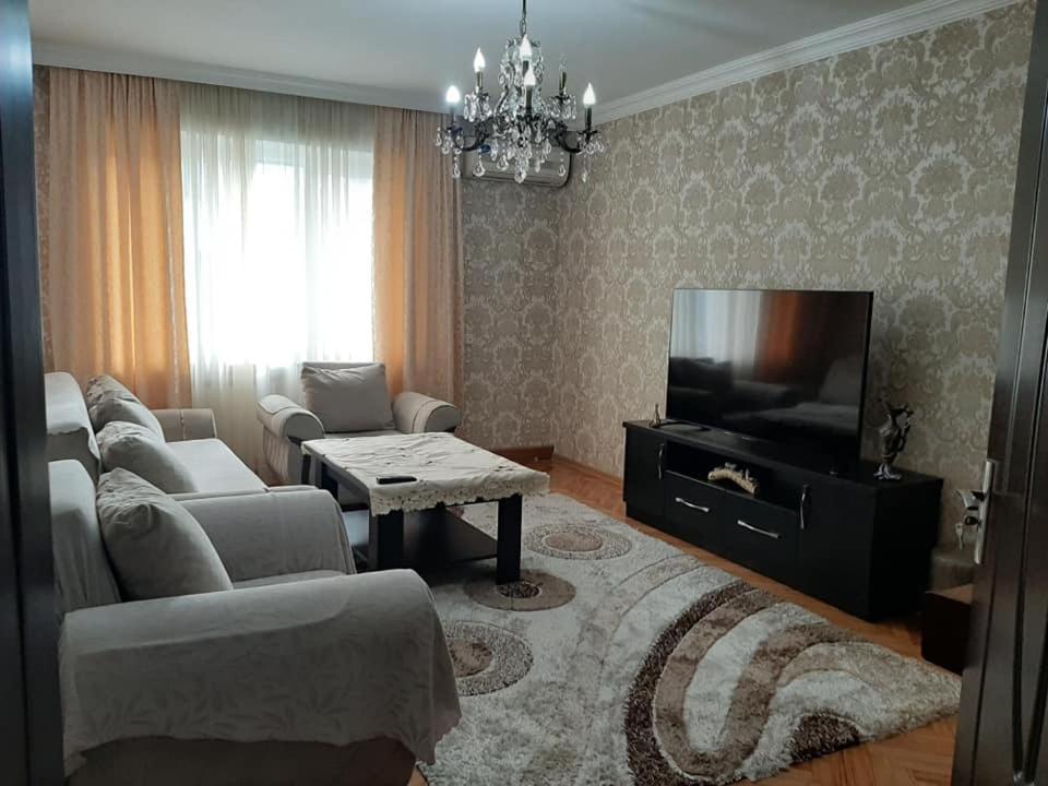 Apartment Жужуна Batumi Esterno foto