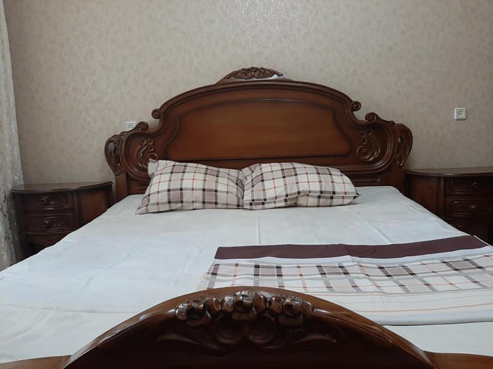 Apartment Жужуна Batumi Esterno foto