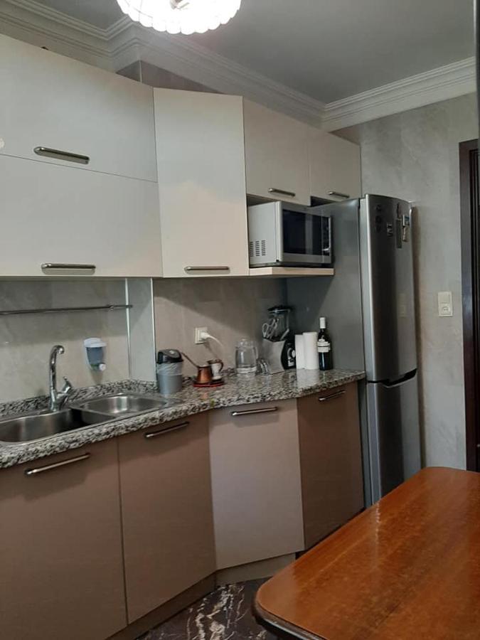 Apartment Жужуна Batumi Esterno foto