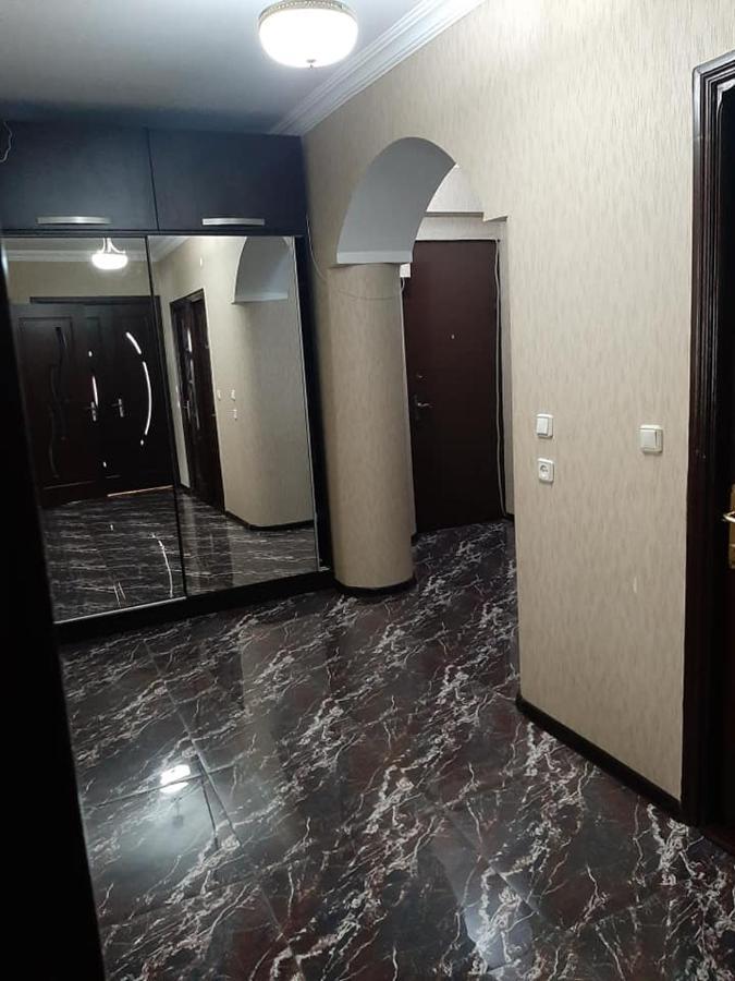 Apartment Жужуна Batumi Esterno foto
