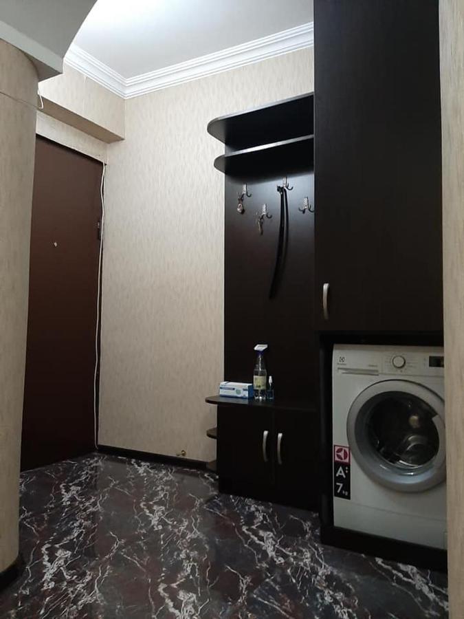 Apartment Жужуна Batumi Esterno foto