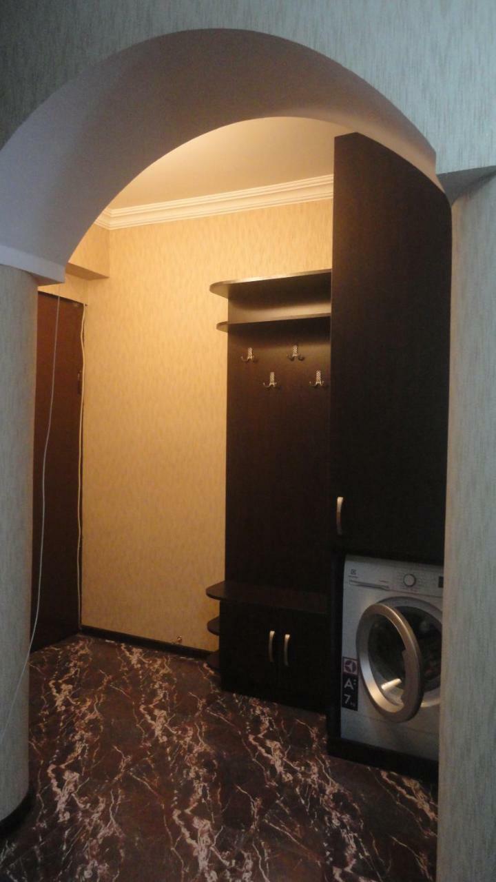 Apartment Жужуна Batumi Esterno foto