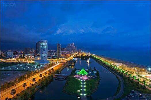 Apartment Жужуна Batumi Esterno foto